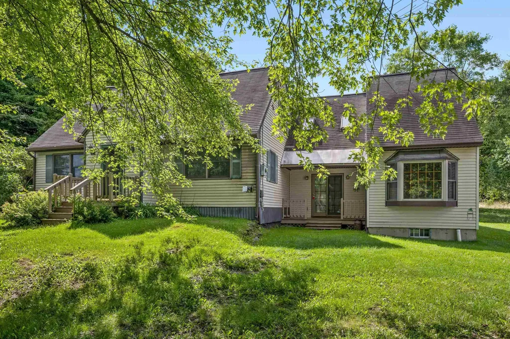 2707 Vt Route 14 Calais VT 05650