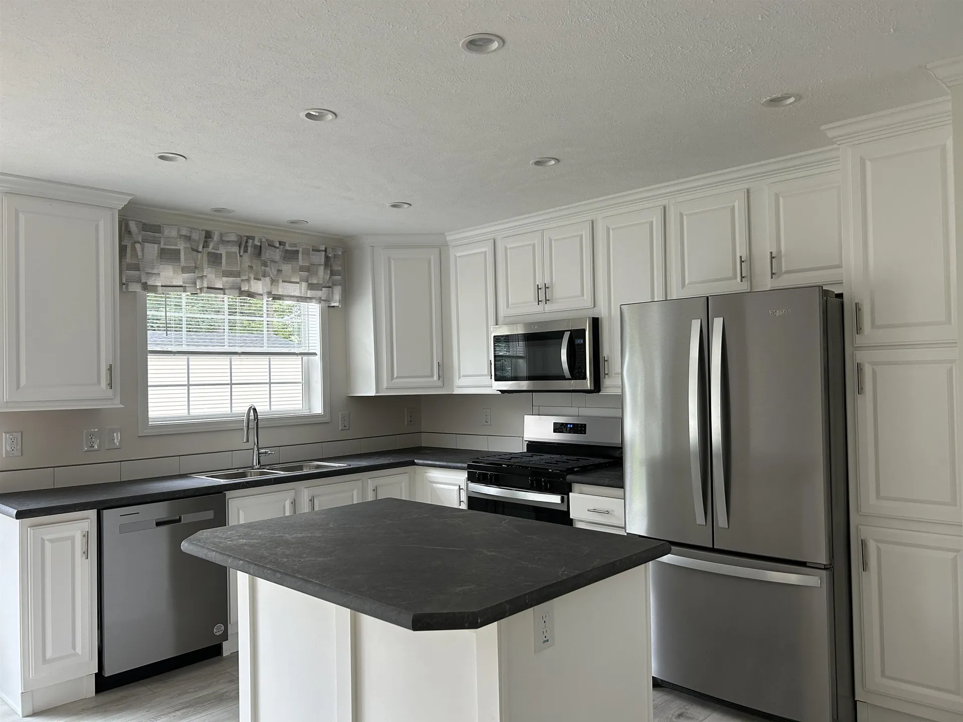 431 Sherwood Glen Road Somersworth NH 03878