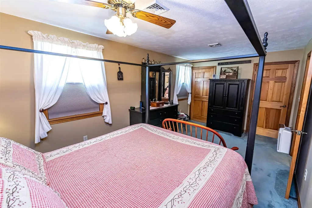6 Clover Court Concord NH 03303