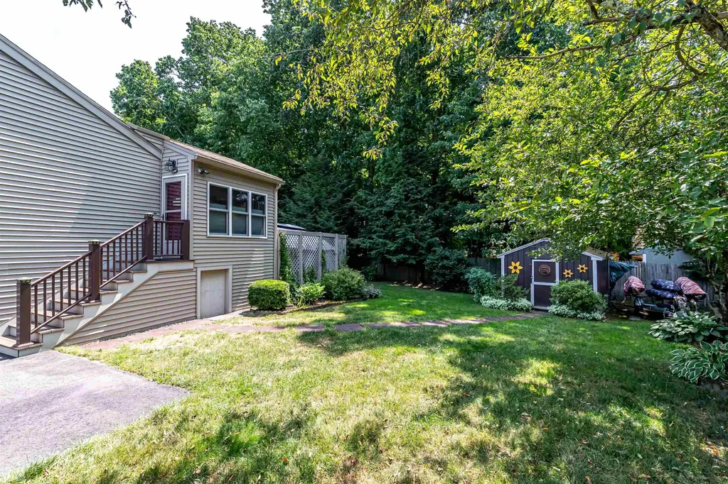 6 Clover Court Concord NH 03303