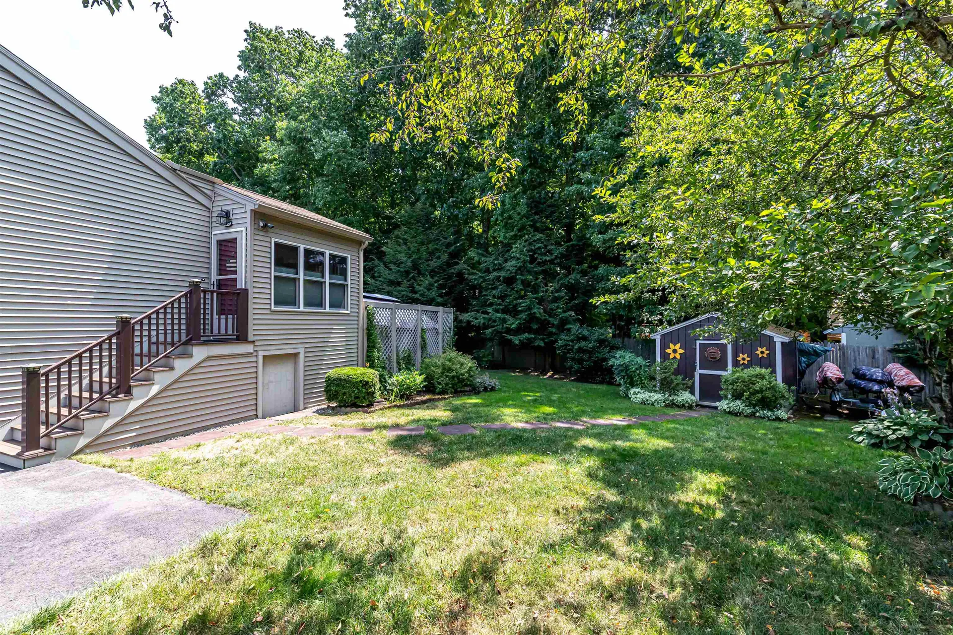 6 Clover Court Concord NH 03303