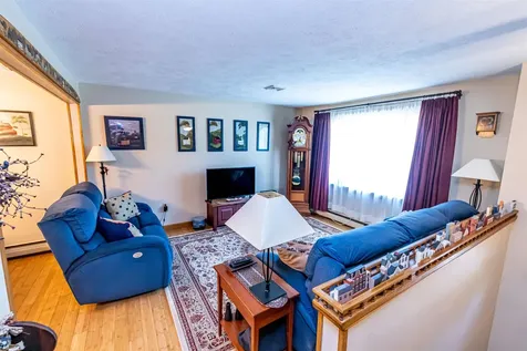 6 Clover Court Concord NH 03303