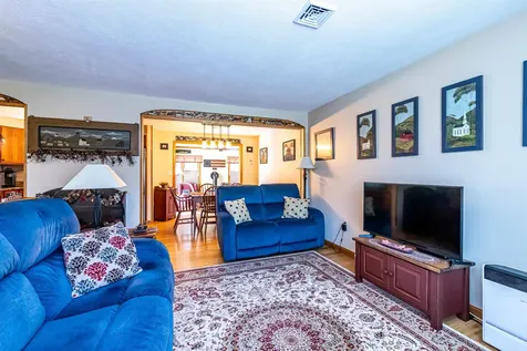 6 Clover Court Concord NH 03303