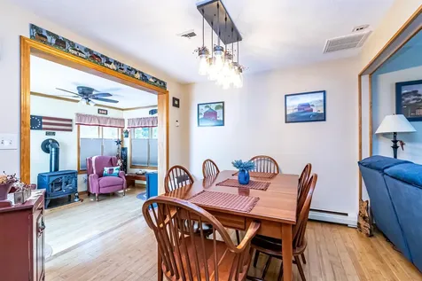 6 Clover Court Concord NH 03303