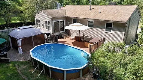 6 Clover Court Concord NH 03303