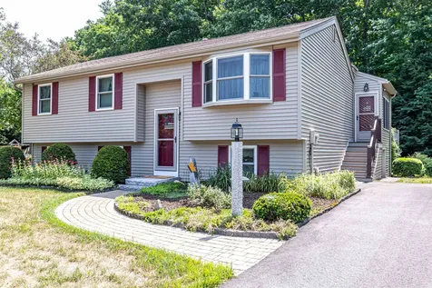 6 Clover Court Concord NH 03303