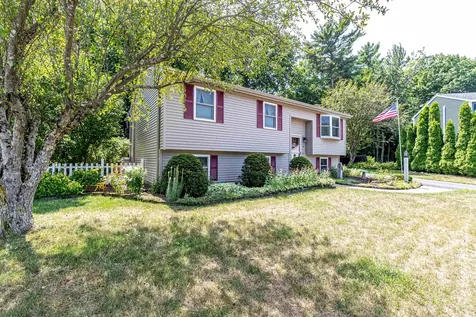 6 Clover Court Concord NH 03303