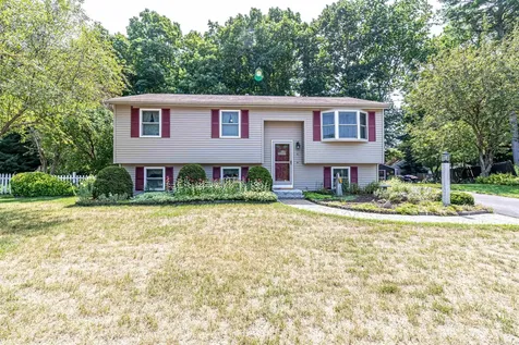 6 Clover Court Concord NH 03303