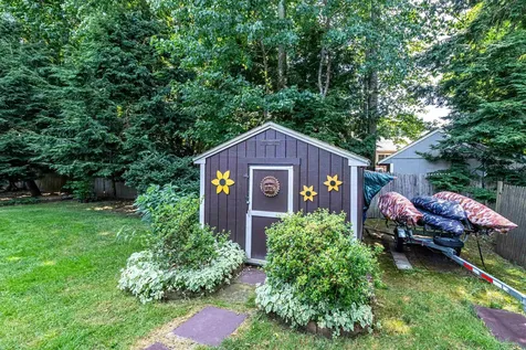 6 Clover Court Concord NH 03303