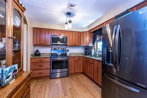 6 Clover Court Concord NH 03303