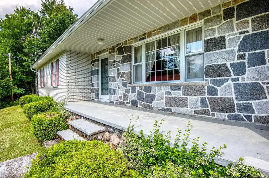 60 Spring Road Milan NH 03588