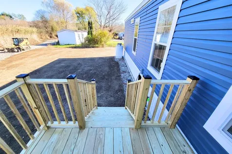 31 Hickory Avenue North Hampton NH 03862
