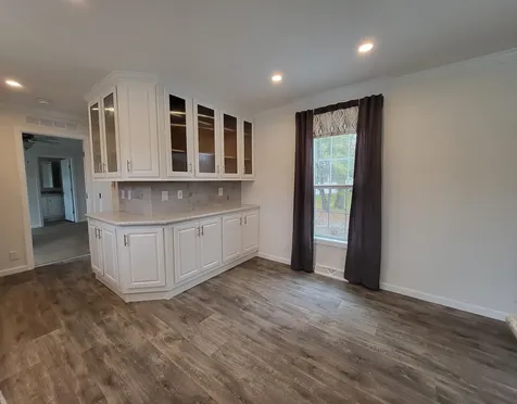 31 Hickory Avenue North Hampton NH 03862