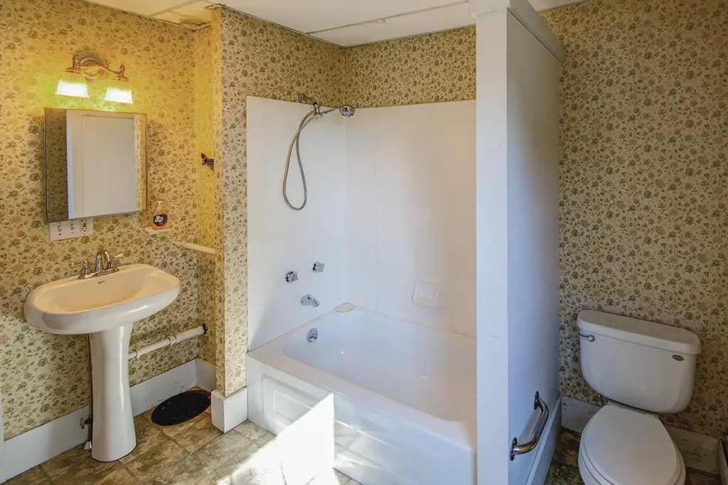 64 And 96 State Garage Road Rochester VT 05767