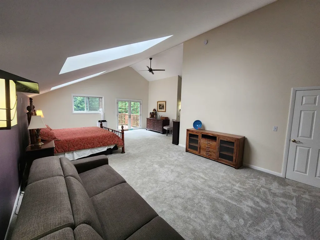 24 Hickory Overlook Enfield NH 03748