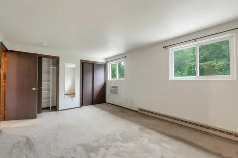 1 Oakridge Drive Londonderry NH 03053