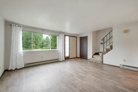 1 Oakridge Drive Londonderry NH 03053