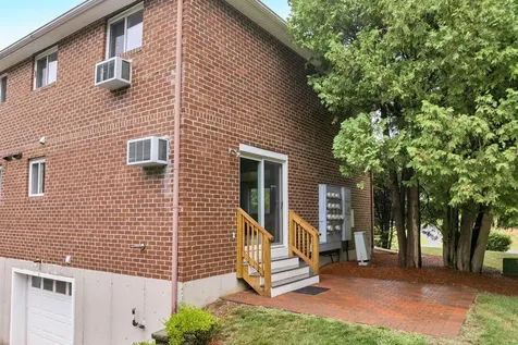 1 Oakridge Drive Londonderry NH 03053