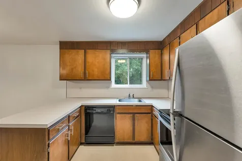 1 Oakridge Drive Londonderry NH 03053