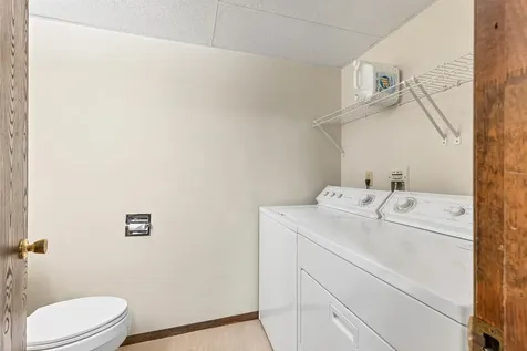 1 Oakridge Drive Londonderry NH 03053