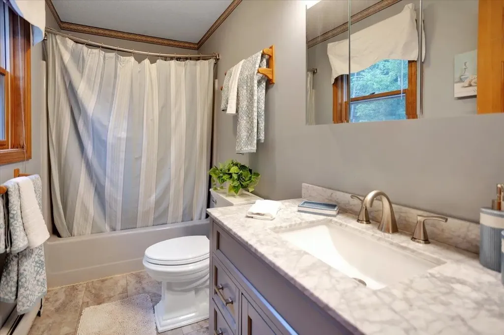 4 Butternut Court Essex VT 05452