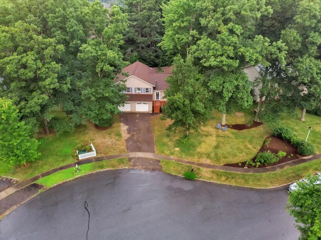 4 Butternut Court Essex VT 05452