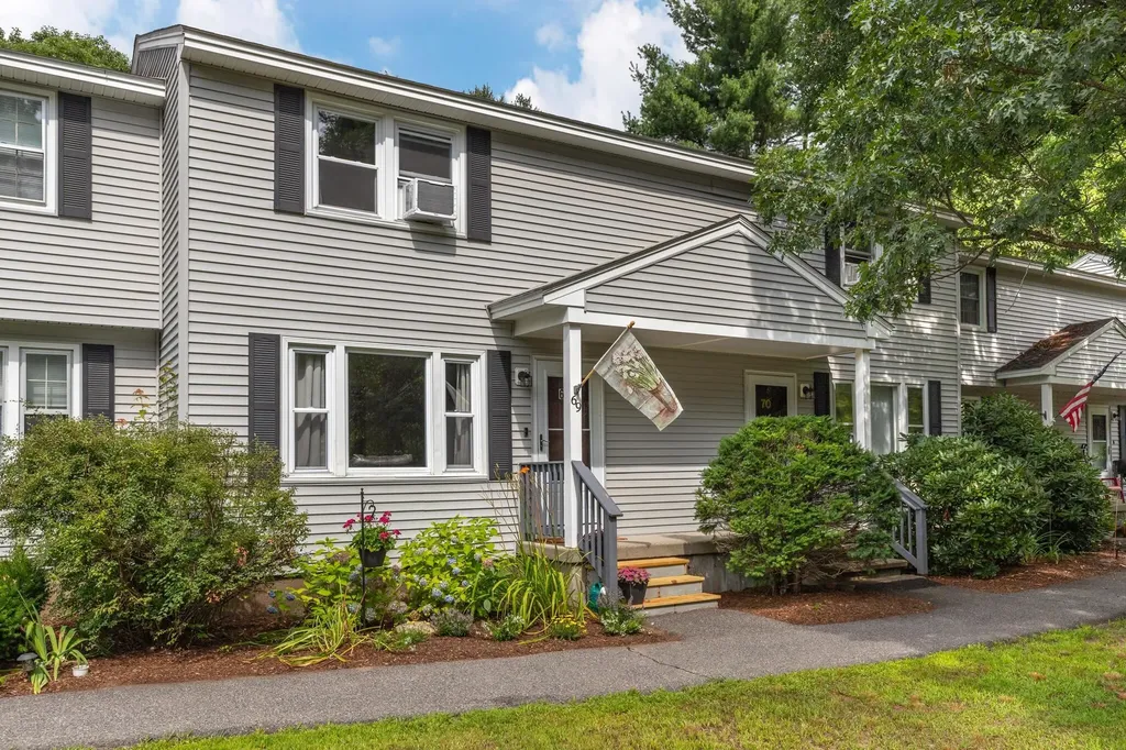 69 Boulder Drive Londonderry NH 03053