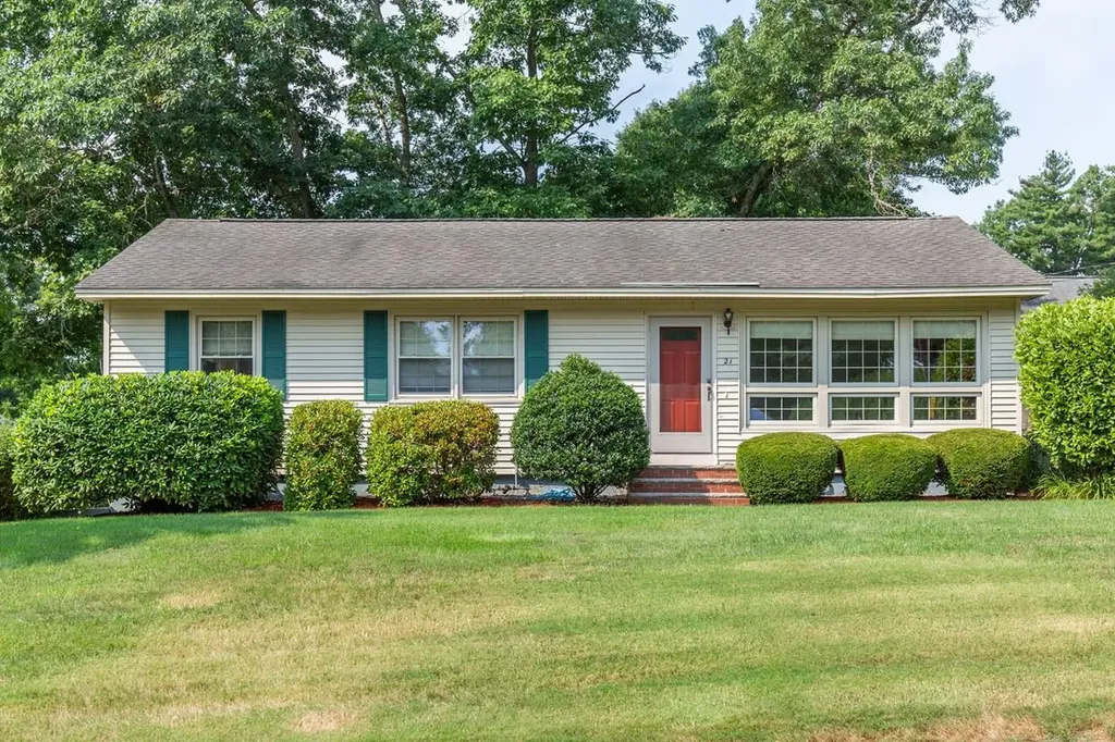21 Denise Street Nashua NH 03063