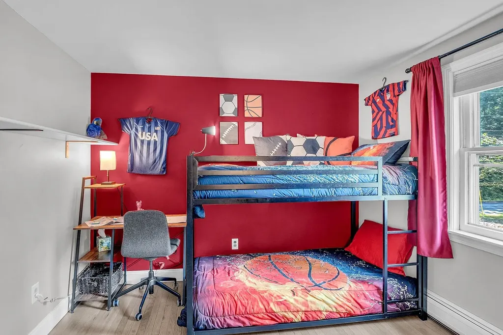 50 Conleys Grove Road Derry NH 03038