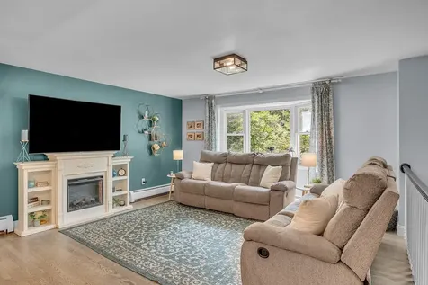 50 Conleys Grove Road Derry NH 03038