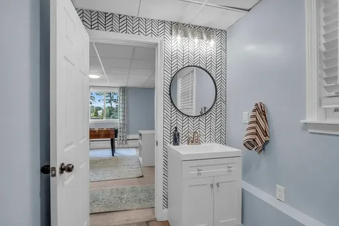 50 Conleys Grove Road Derry NH 03038