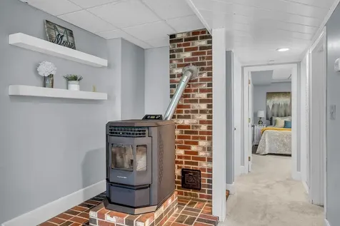 50 Conleys Grove Road Derry NH 03038