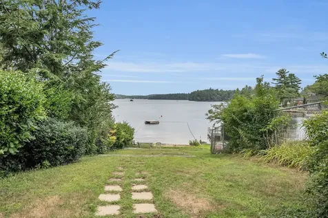 50 Conleys Grove Road Derry NH 03038