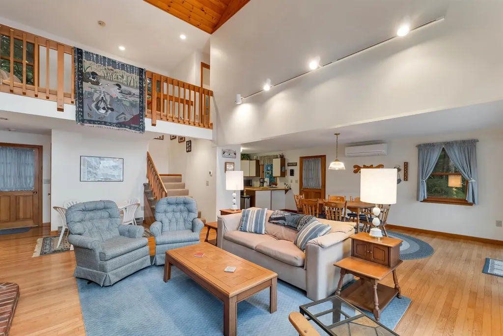 156 Big Barndoor And Lot Island Alton NH 03809