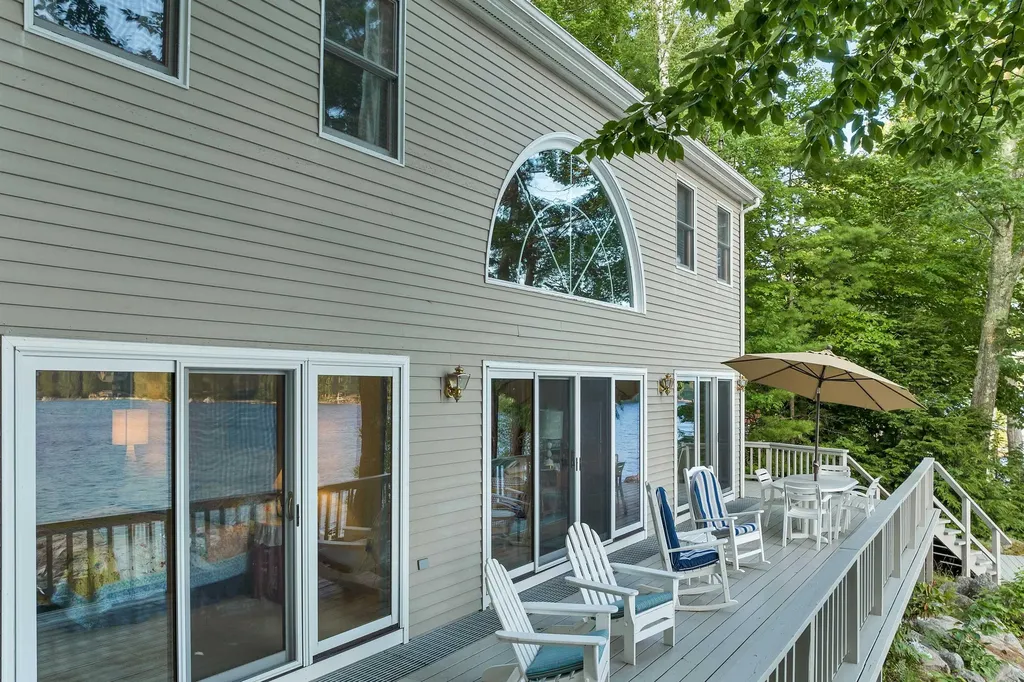 156 Big Barndoor And Lot Island Alton NH 03809