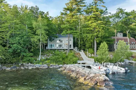 156 Big Barndoor And Lot Island Alton NH 03809