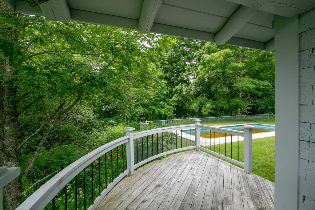 179 Cliffs Lane Londonderry VT 05148