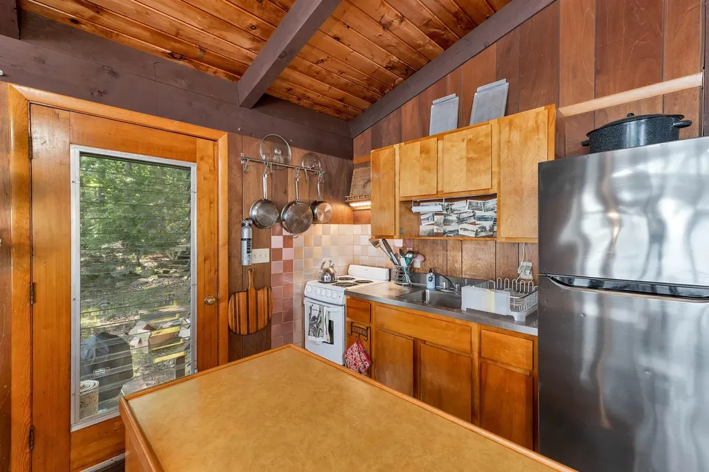 78, 79 Cow Island Tuftonboro NH 03816