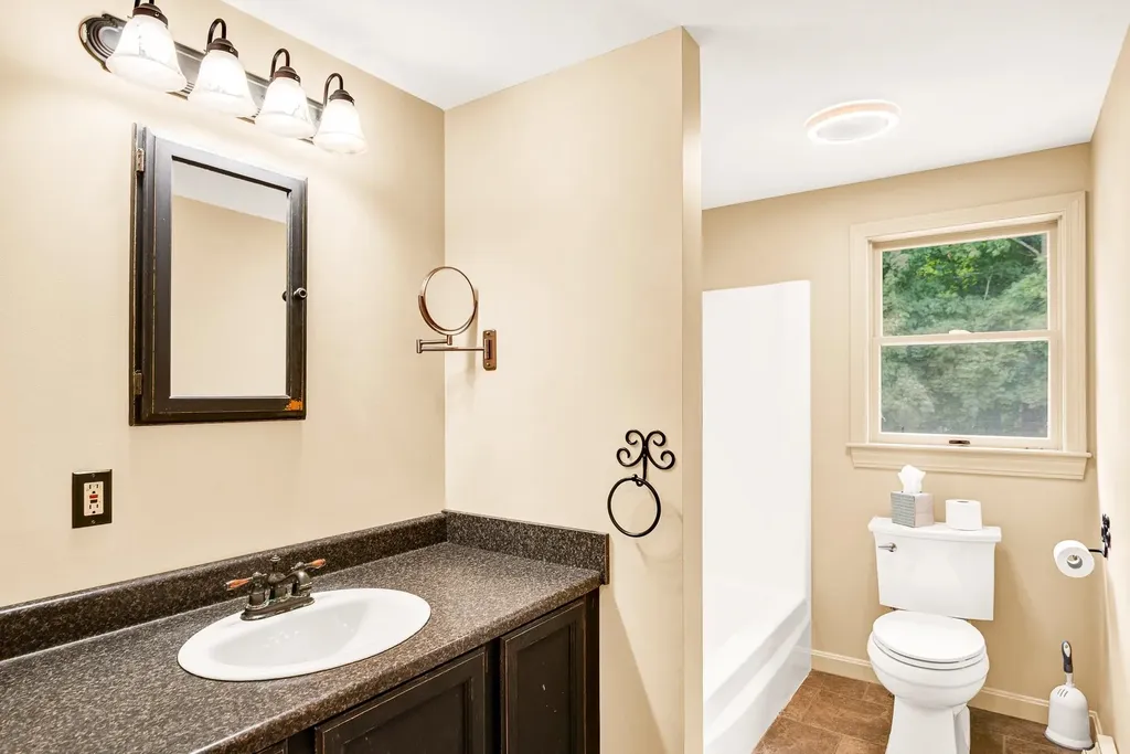 35 Western Avenue Rochester NH 03867
