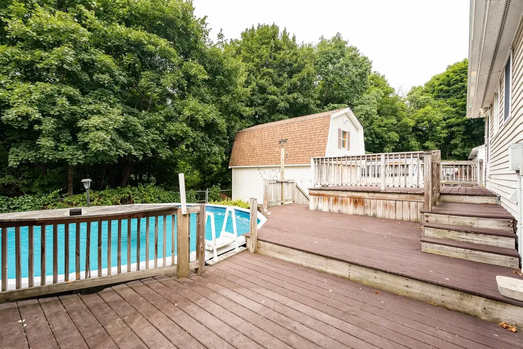 35 Western Avenue Rochester NH 03867