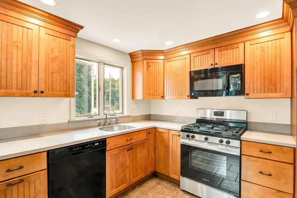 35 Western Avenue Rochester NH 03867