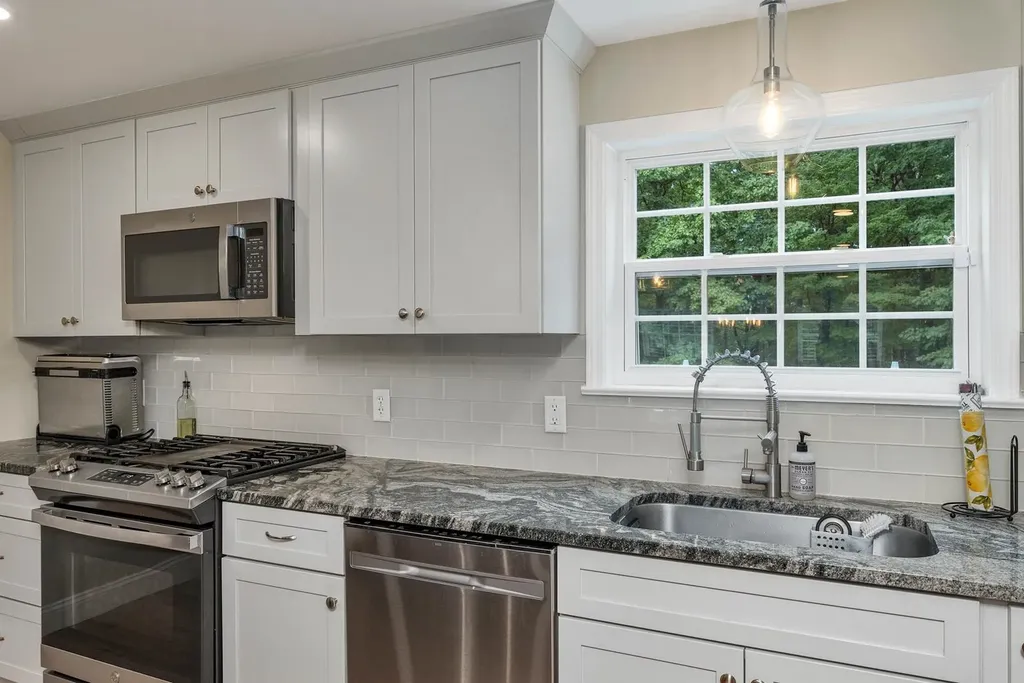 59 Blueberry Hill Lane Gilford NH 03249