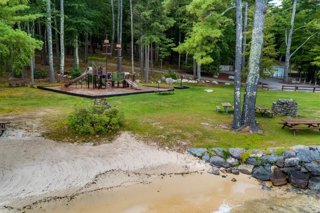 59 Blueberry Hill Lane Gilford NH 03249