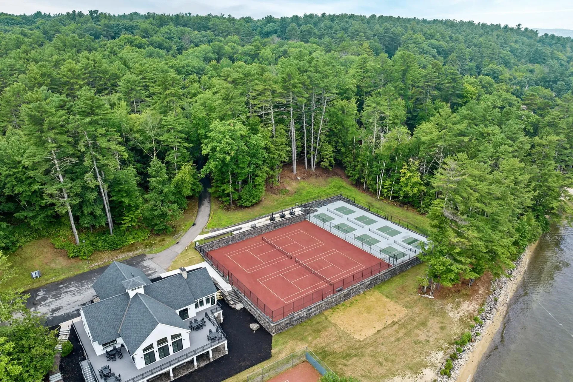 59 Blueberry Hill Lane Gilford NH 03249