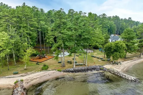 59 Blueberry Hill Lane Gilford NH 03249