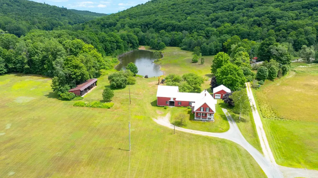 61 Putnam Road Bridgewater VT 05035