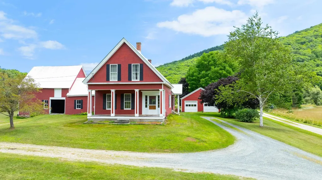 61 Putnam Road Bridgewater VT 05035