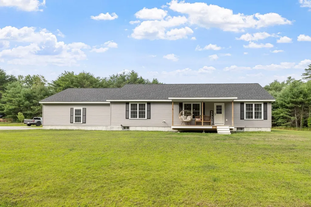 5 Woodlands Way New Hampton NH 03256