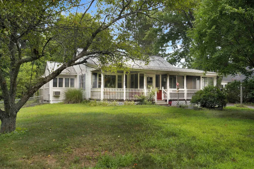 20 Geneva Street Warner NH 03278