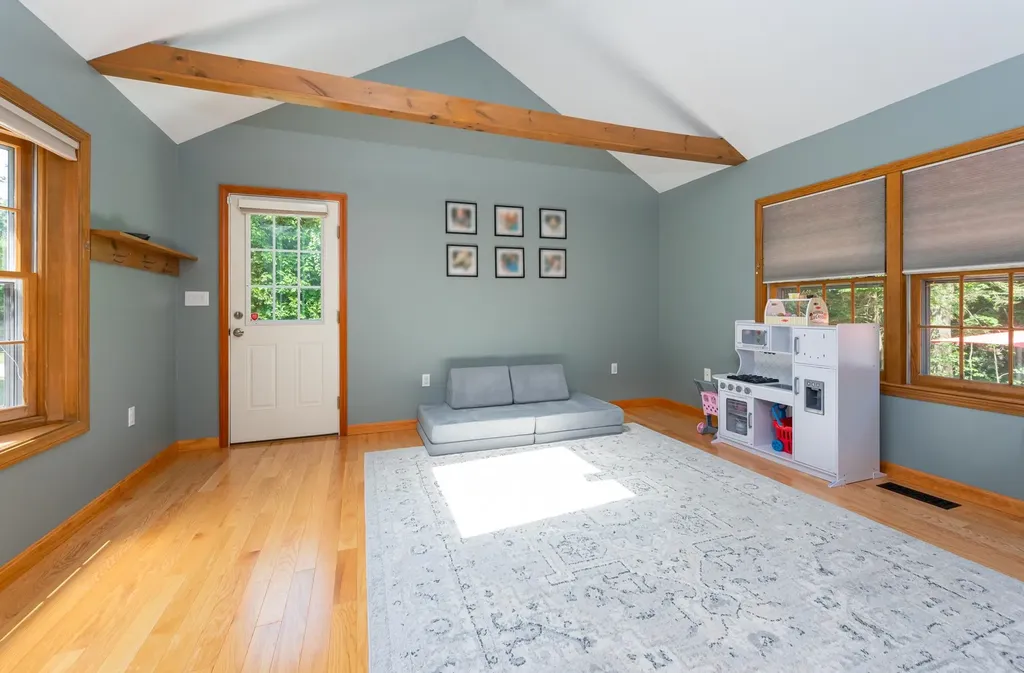 19 Macdonald Drive Nashua NH 03062